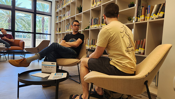 ד"ר ירדן מזור בספיד דייט עם מועמד ללימודים